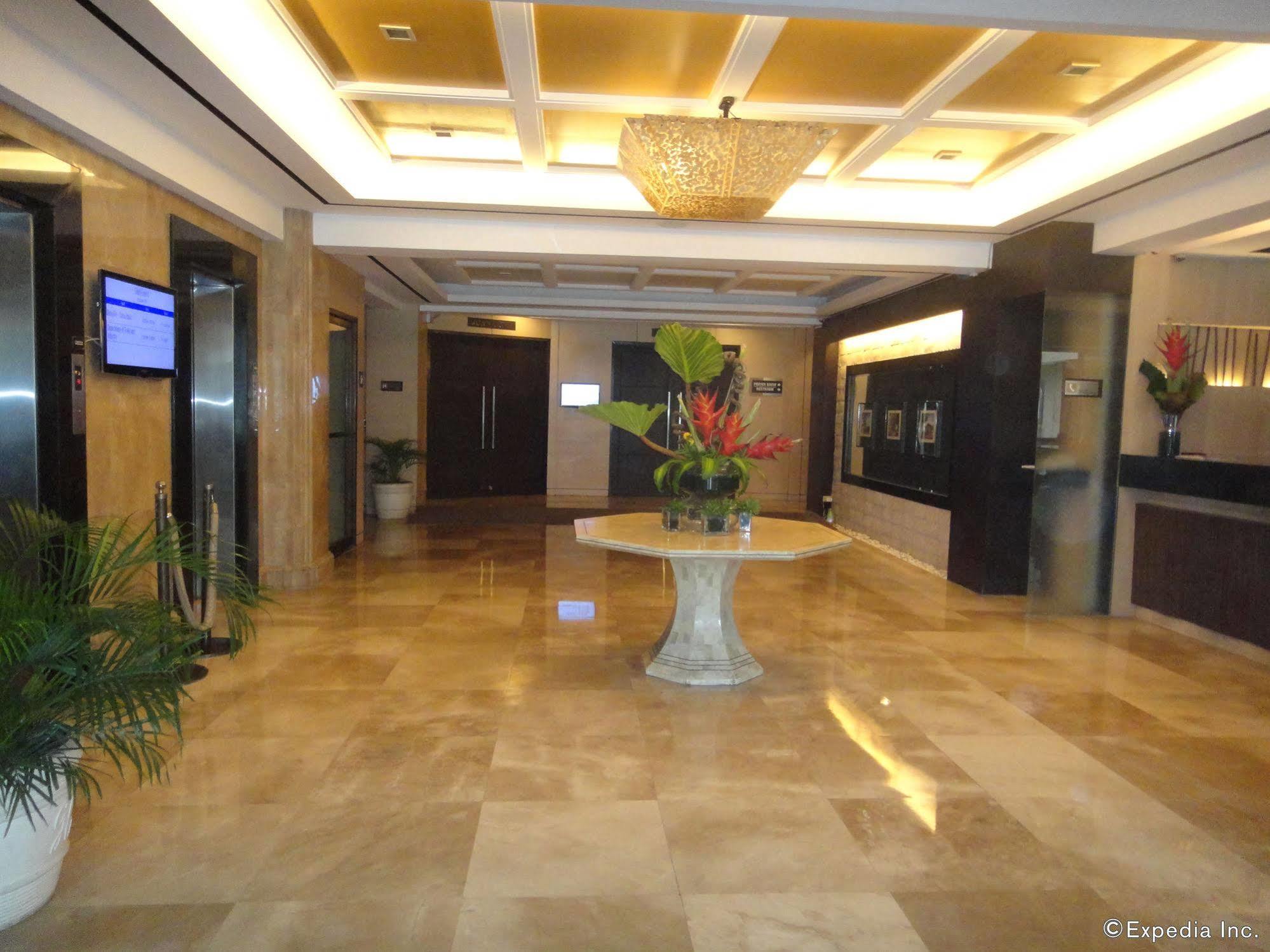 Cebu Grand Hotel Exterior foto